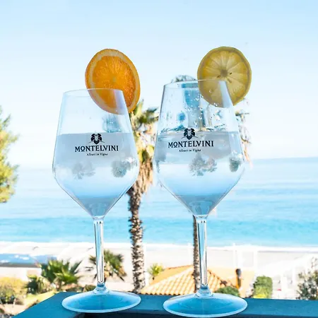 Hotiday Mazzeo מלון