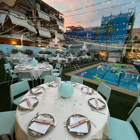 מלון Hotiday Mazzeo 3*